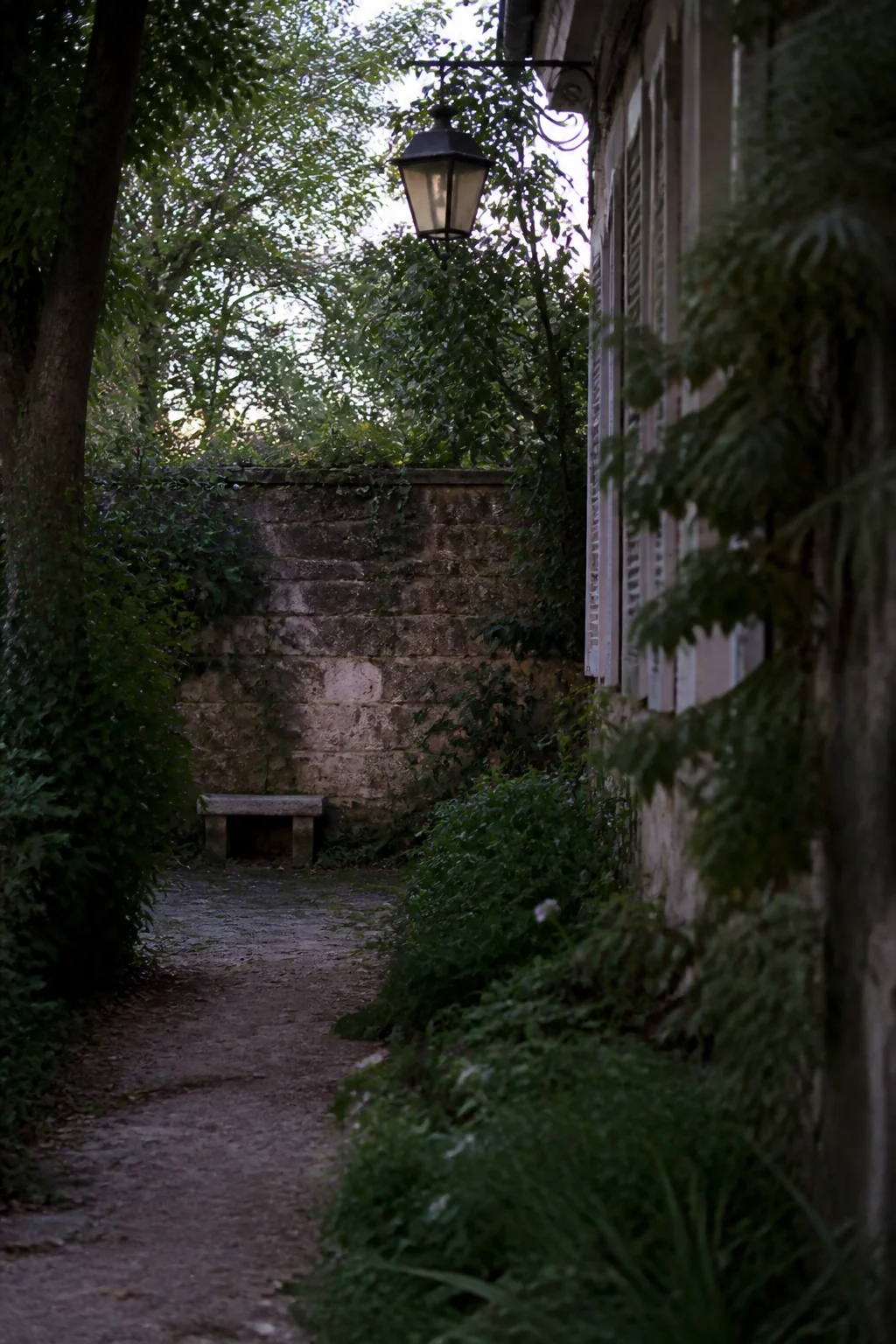 Rue Plumet garden, illustration from Les Misérables by Victor Hugo